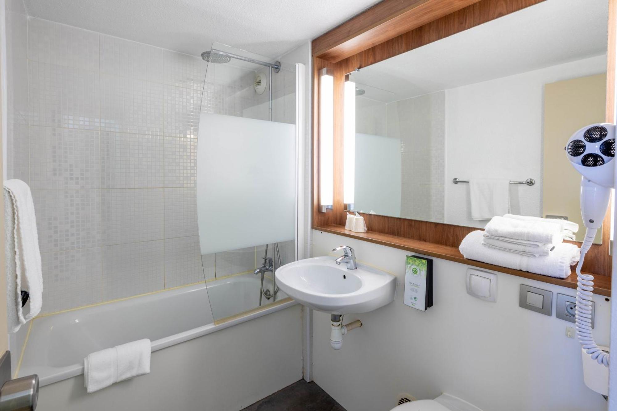 Hotel Noemys Arles Zewnętrze zdjęcie